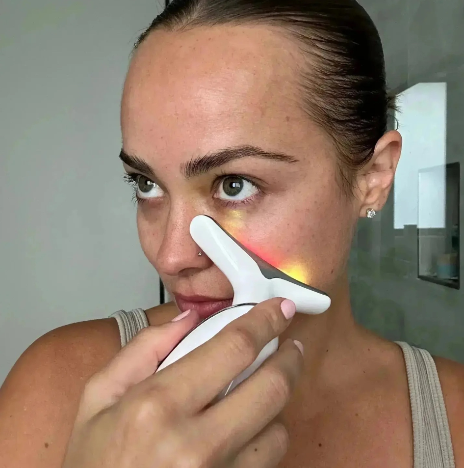 Revellix® 7-in-1 LED Red Light Wand